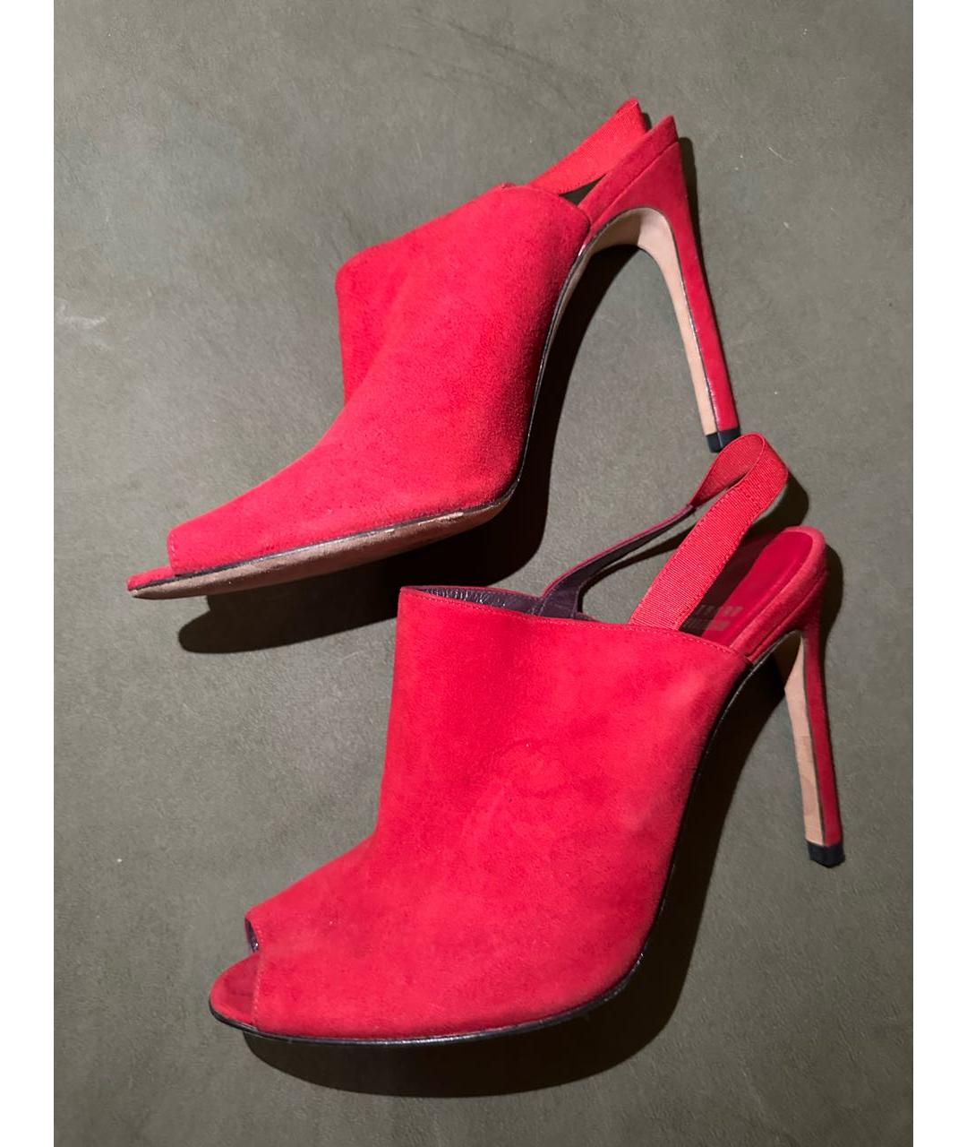 STUART WEITZMAN Красные замшевые босоножки, фото 4
