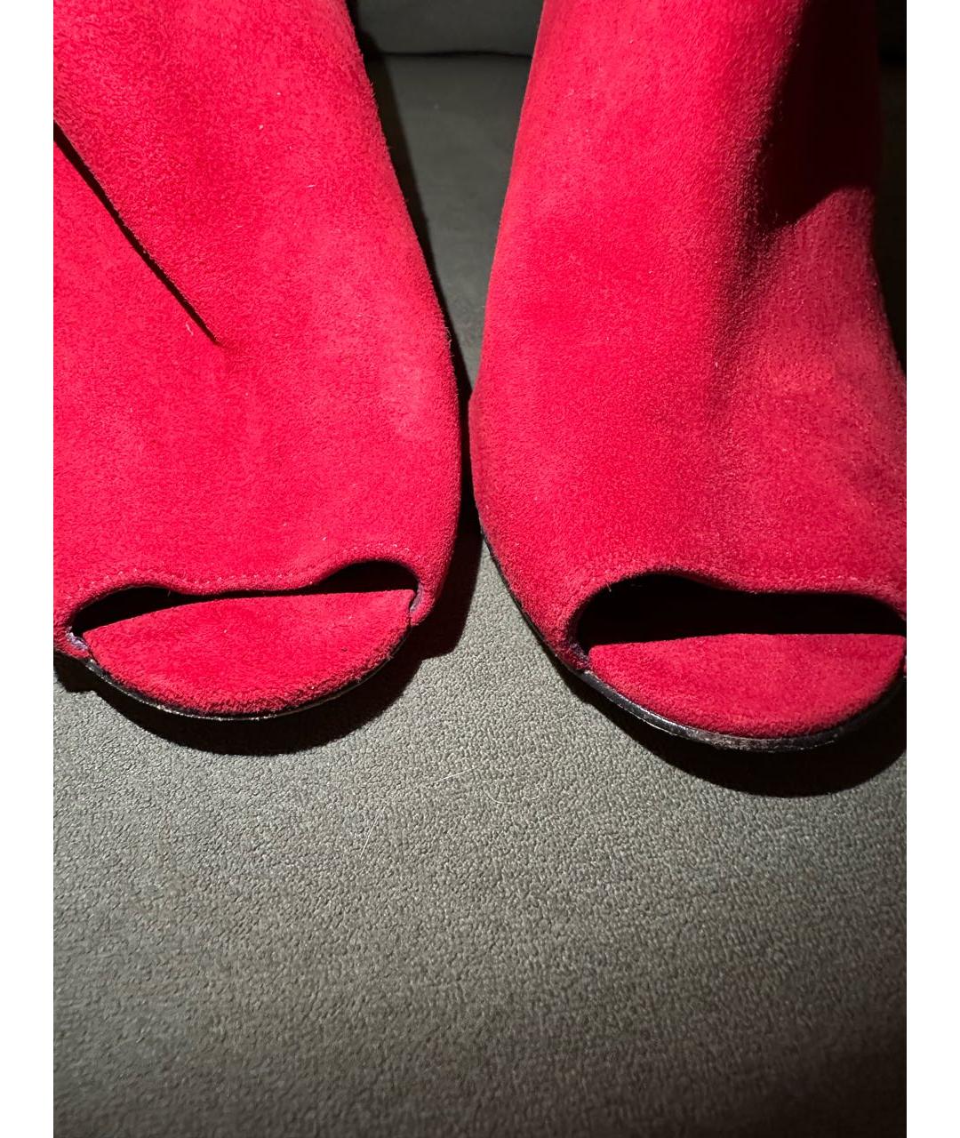 STUART WEITZMAN Красные замшевые босоножки, фото 6