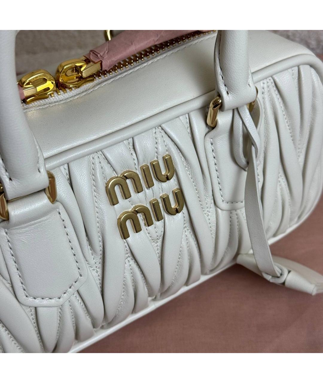 MIU MIU Бежевая кожаная сумка через плечо, фото 3