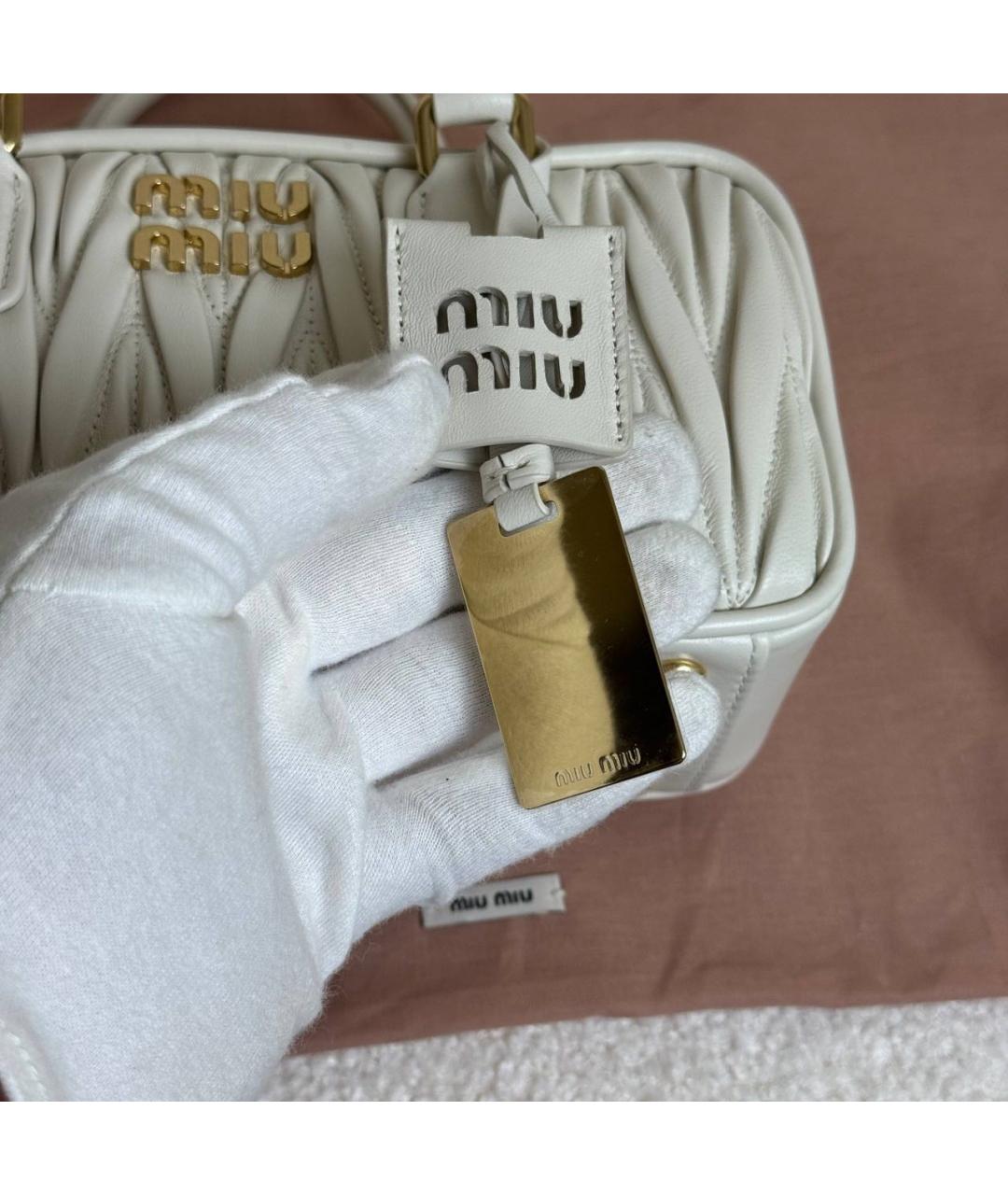 MIU MIU Бежевая кожаная сумка через плечо, фото 6