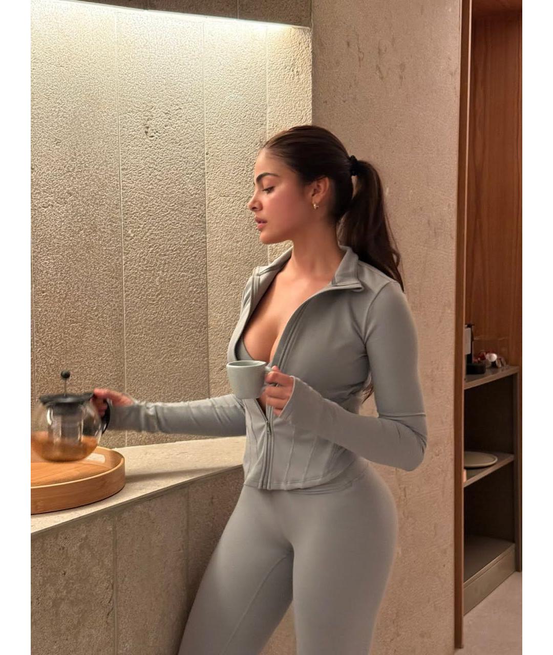 ALO YOGA Серый спортивные костюмы, фото 2