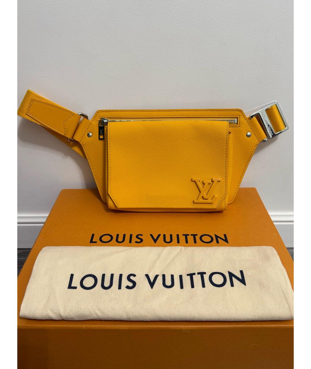 LOUIS VUITTON Желтая кожаная поясная сумка, фото 9