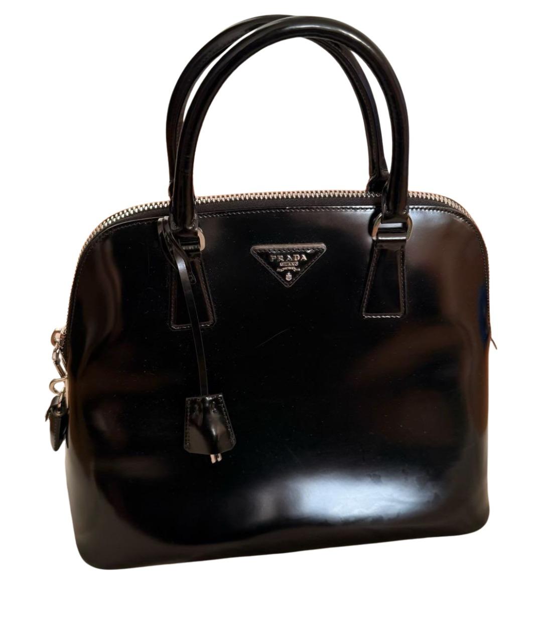 PRADA Черная сумка с короткими ручками из лакированной кожи, фото 1