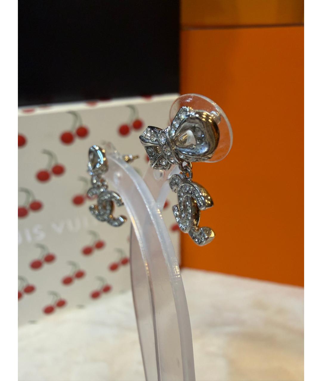 CHANEL Серебряные металлические серьги, фото 3