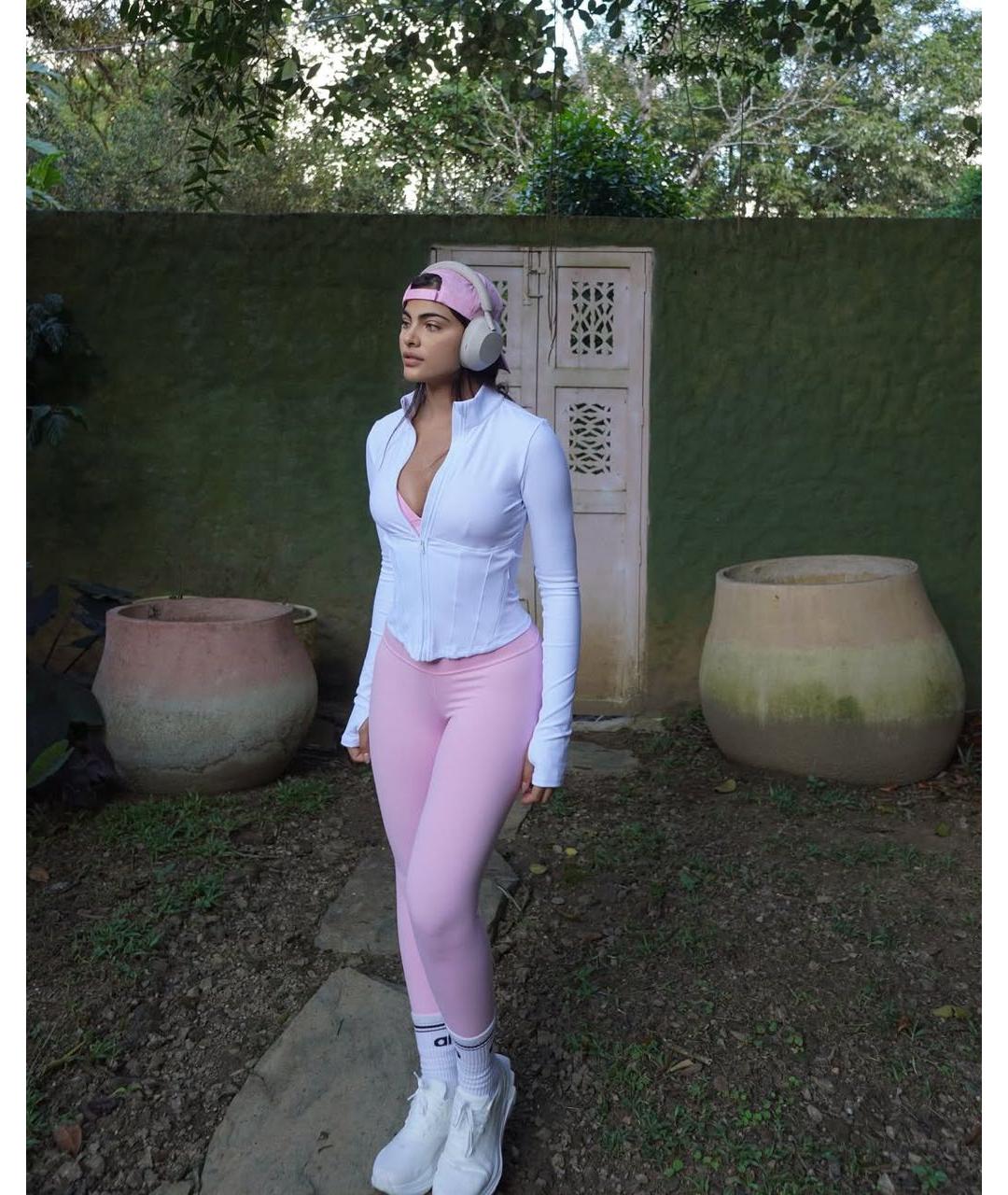 ALO YOGA Белая хлопковая спортивная куртка, фото 2