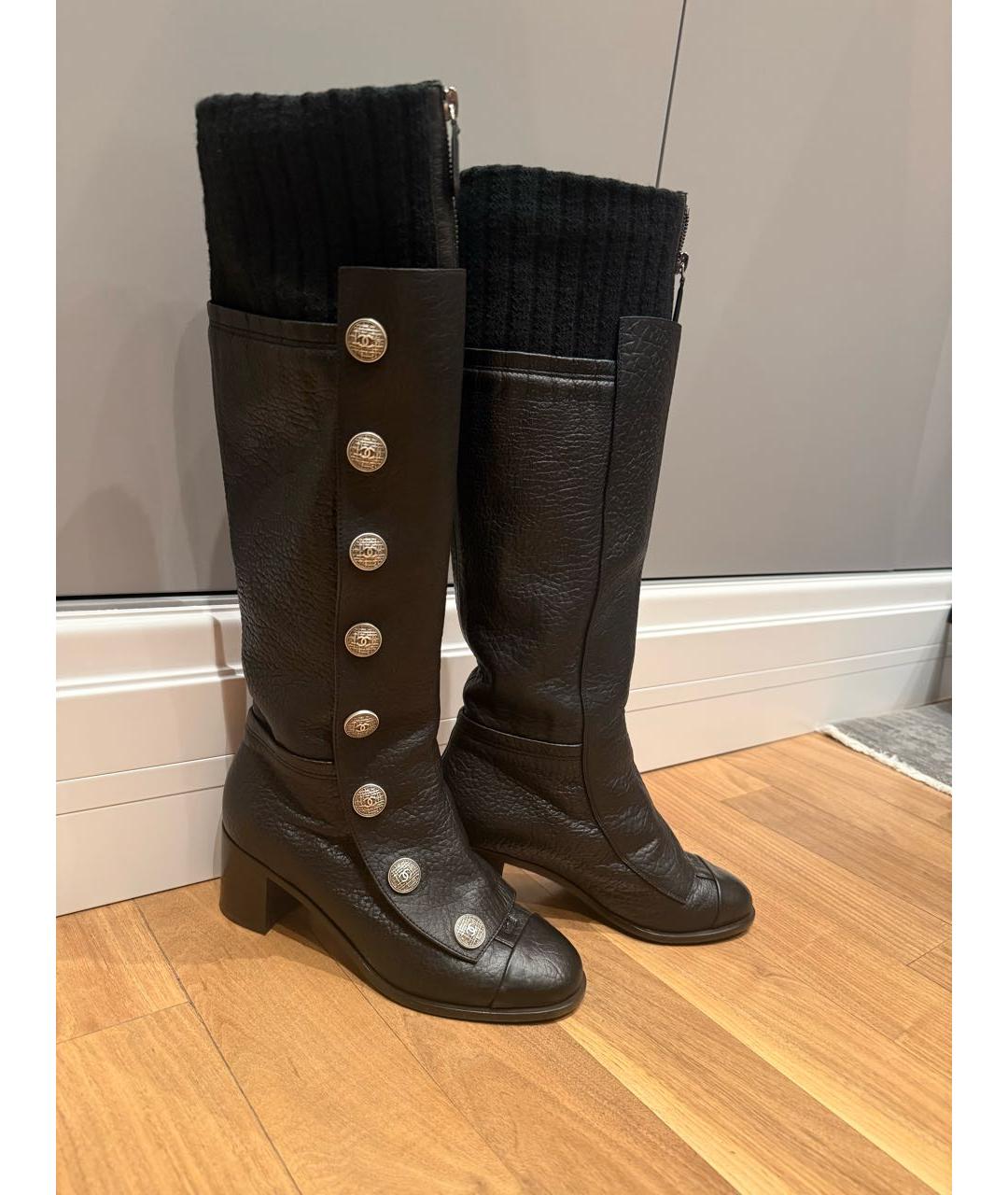 CHANEL Черные кожаные сапоги, фото 7