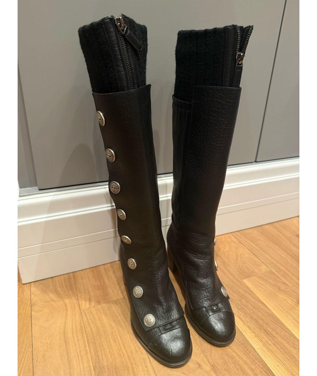 CHANEL Черные кожаные сапоги, фото 3