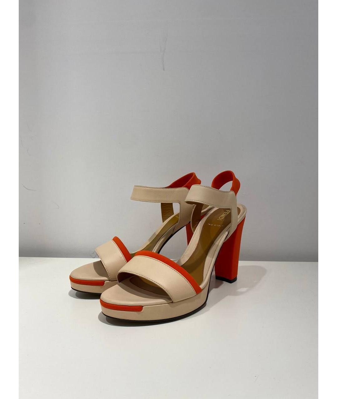 FENDI Бежевые кожаные туфли, фото 2