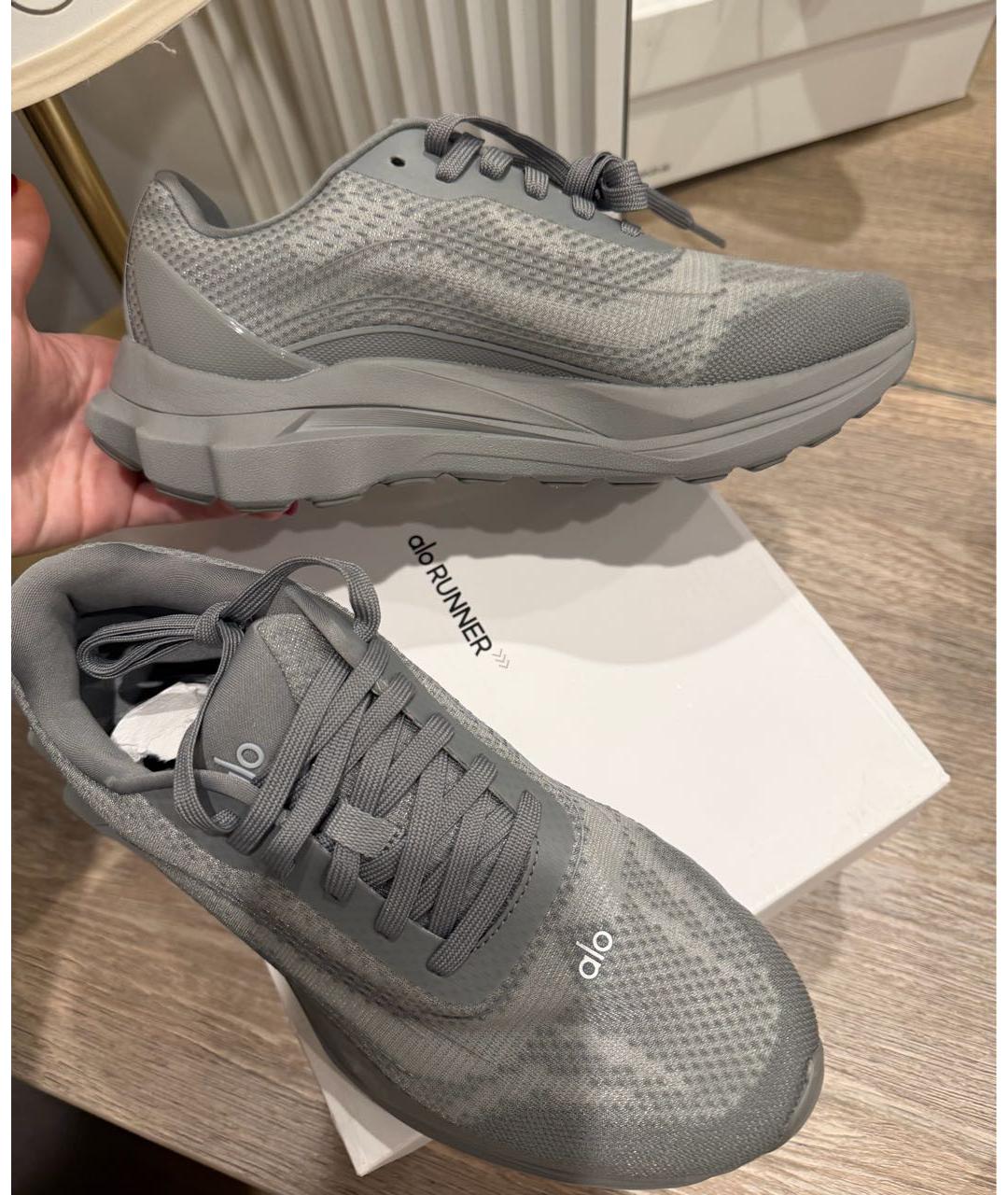 ALO YOGA Серые текстильные кроссовки, фото 4