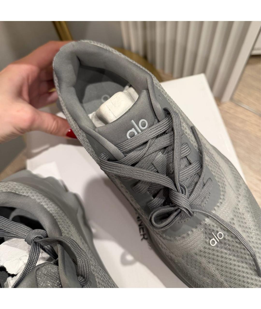 ALO YOGA Серые текстильные кроссовки, фото 5