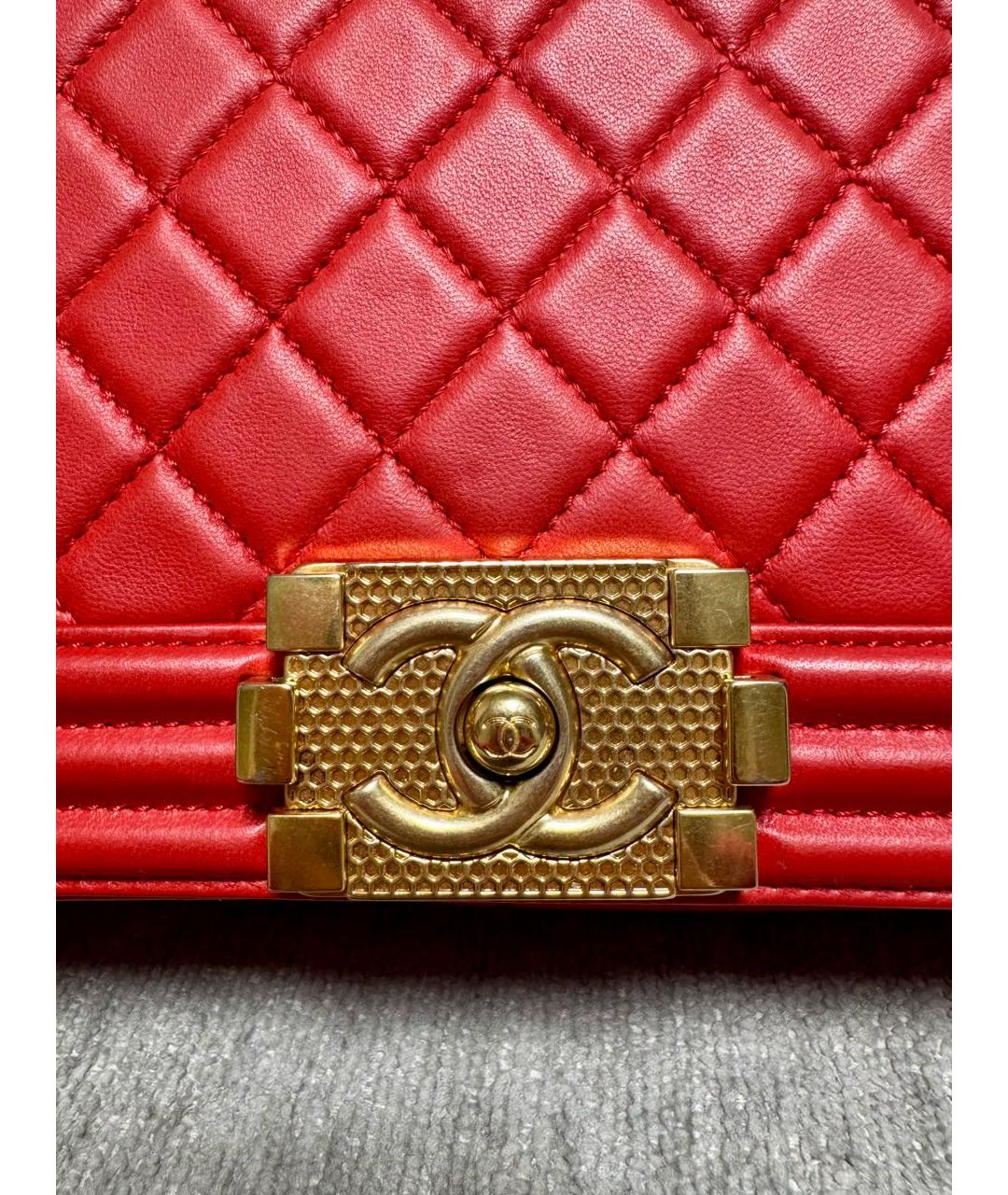 CHANEL Красная кожаная сумка через плечо, фото 3