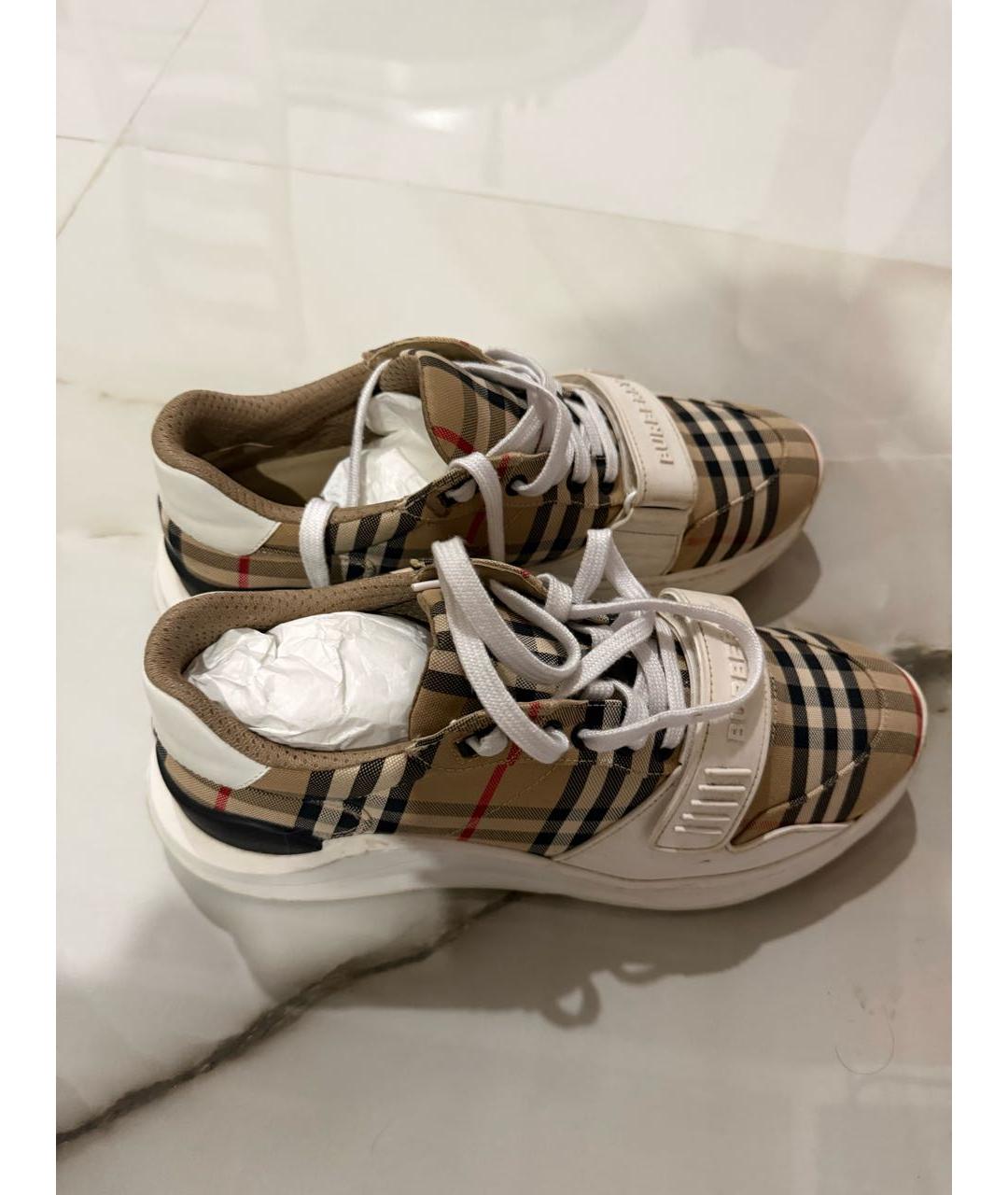 BURBERRY Бежевые кожаные низкие кроссовки / кеды, фото 2