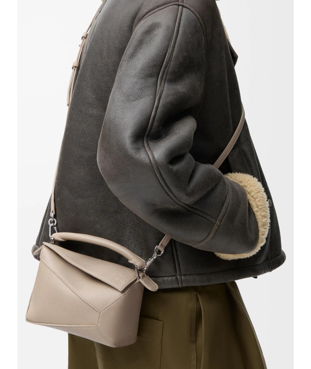 LOEWE Бежевая кожаная сумка с короткими ручками, фото 3