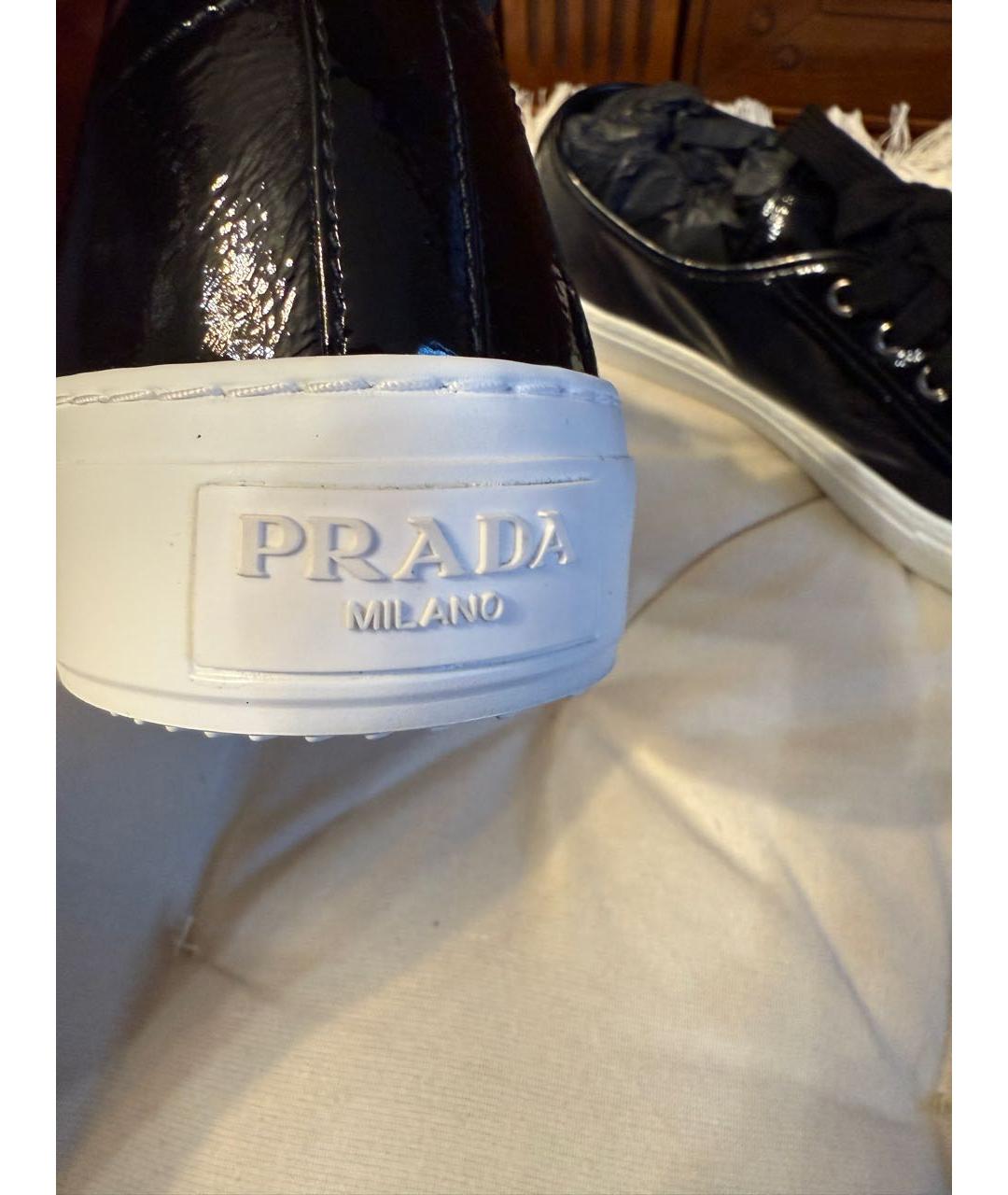 PRADA Черные кеды из лакированной кожи, фото 4