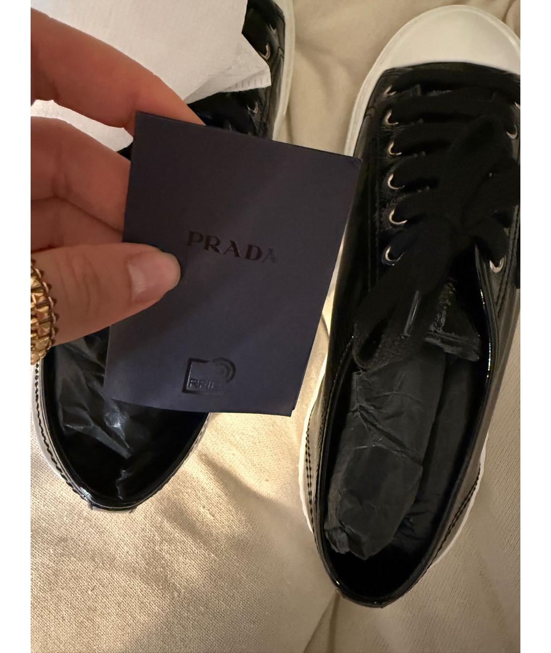 PRADA Черные кеды из лакированной кожи, фото 6