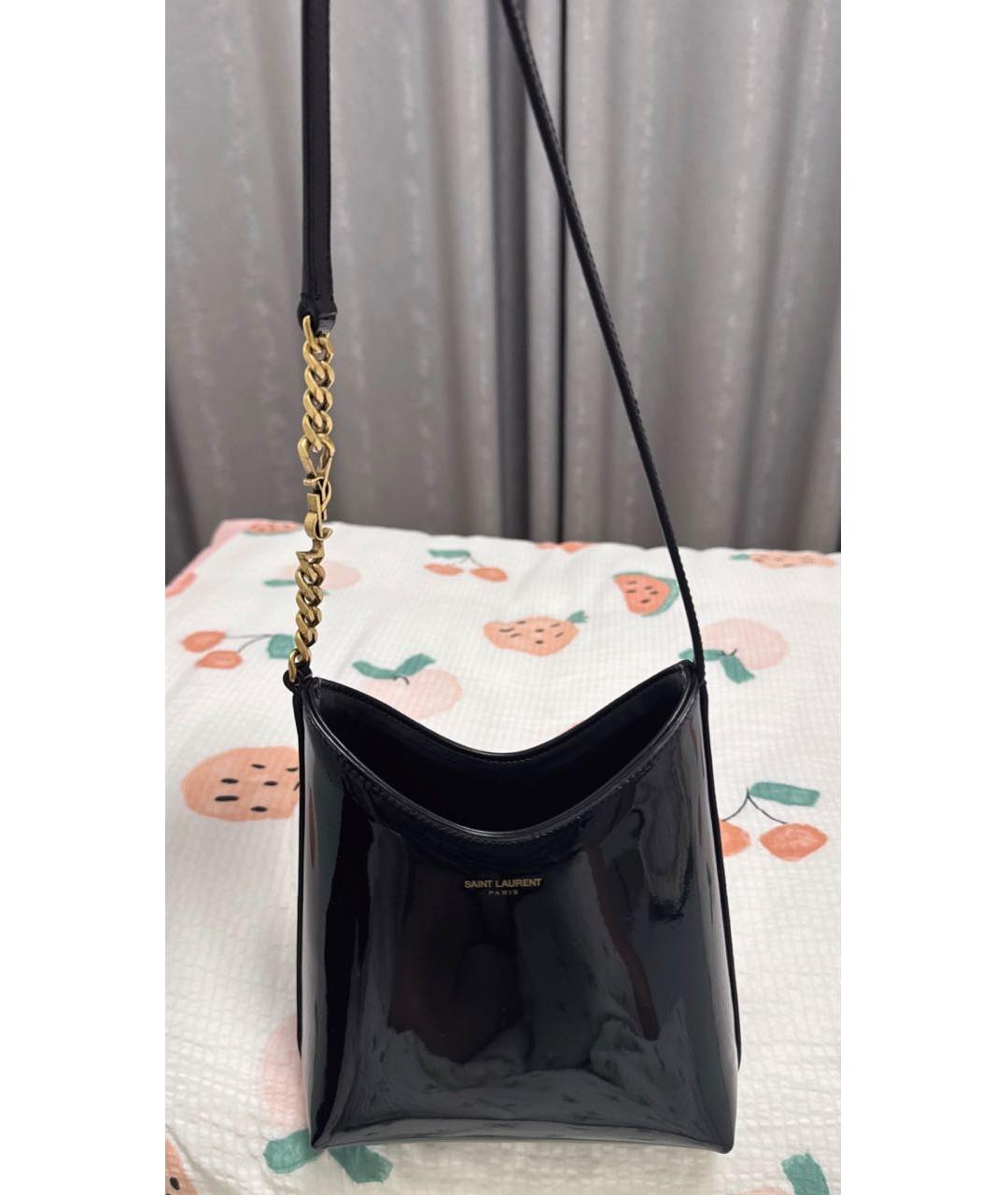 SAINT LAURENT Черная сумка через плечо из лакированной кожи, фото 5