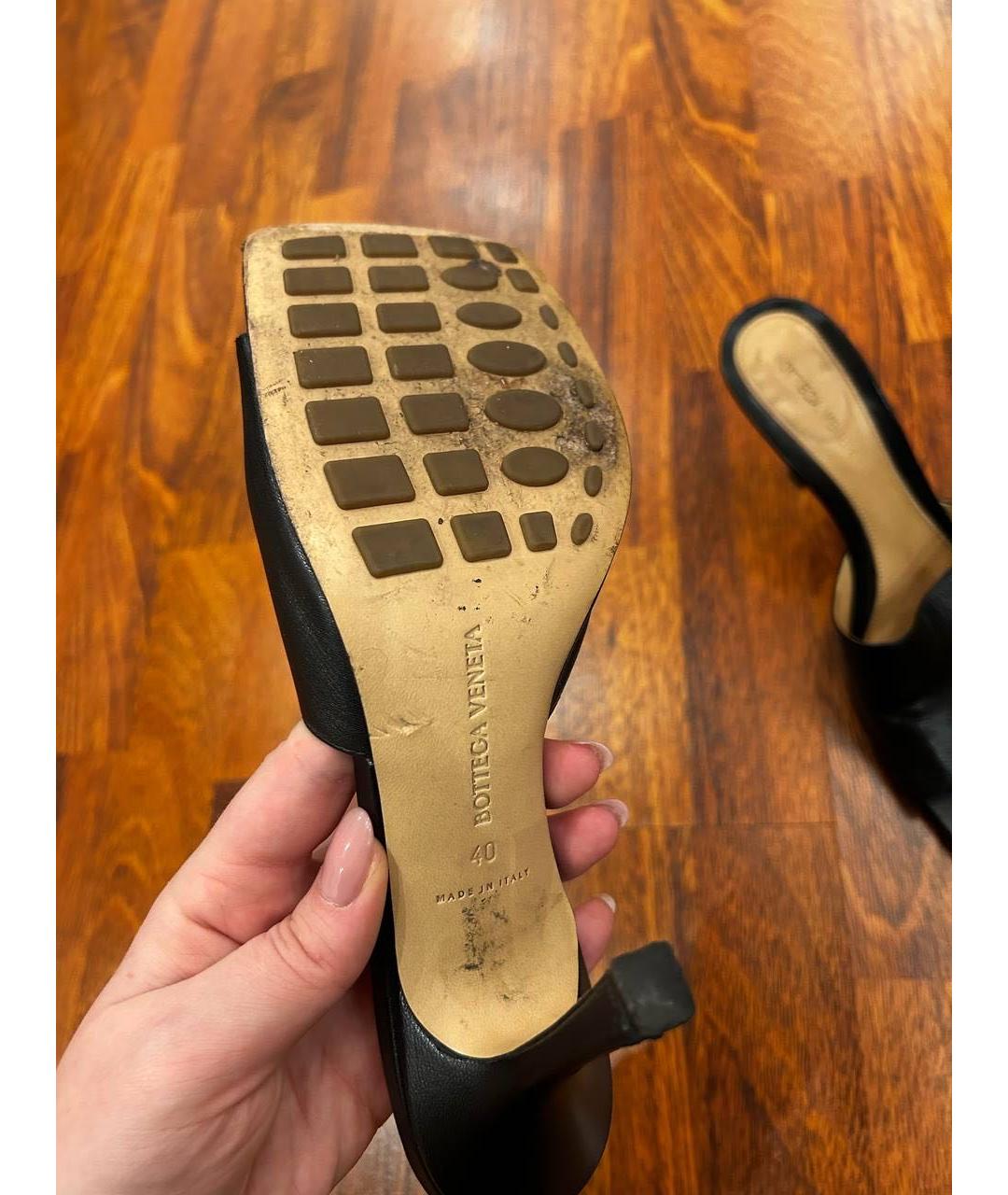 BOTTEGA VENETA Черные кожаные мюли, фото 3