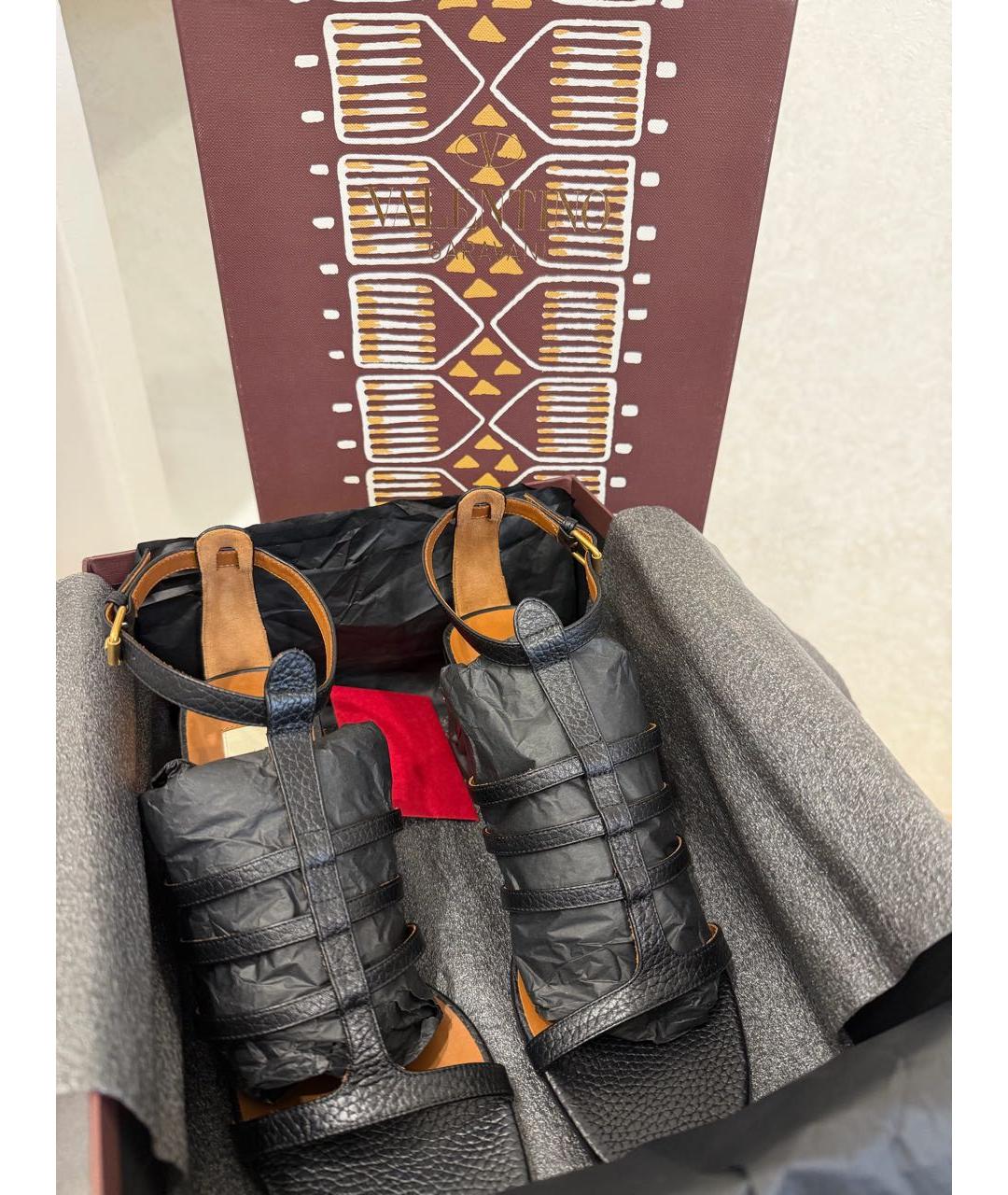 VALENTINO Черные кожаные босоножки, фото 6