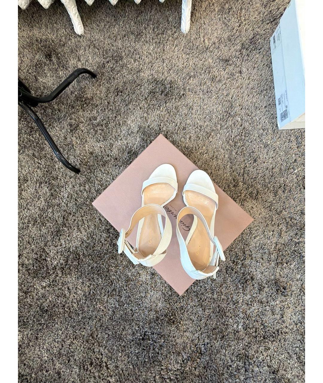 GIANVITO ROSSI Белые кожаные босоножки, фото 3