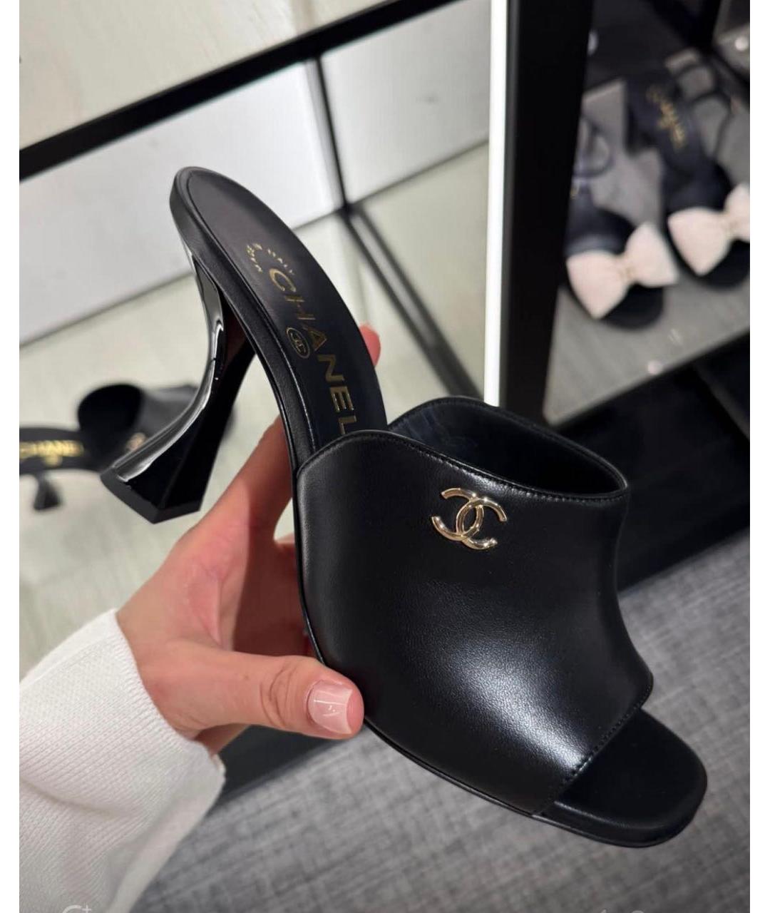 CHANEL Черные кожаные мюли, фото 2