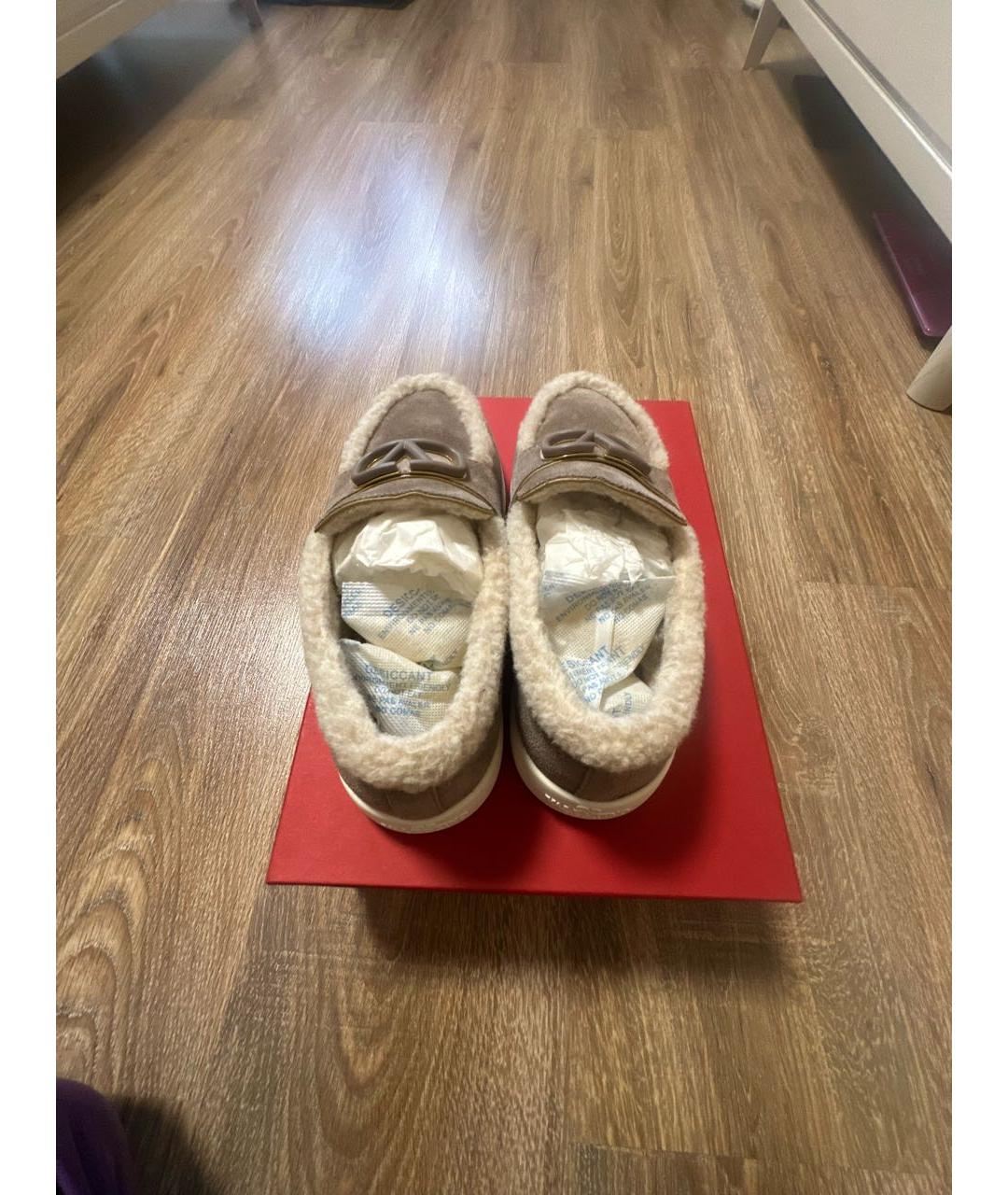 VALENTINO Бежевые замшевые лоферы, фото 3