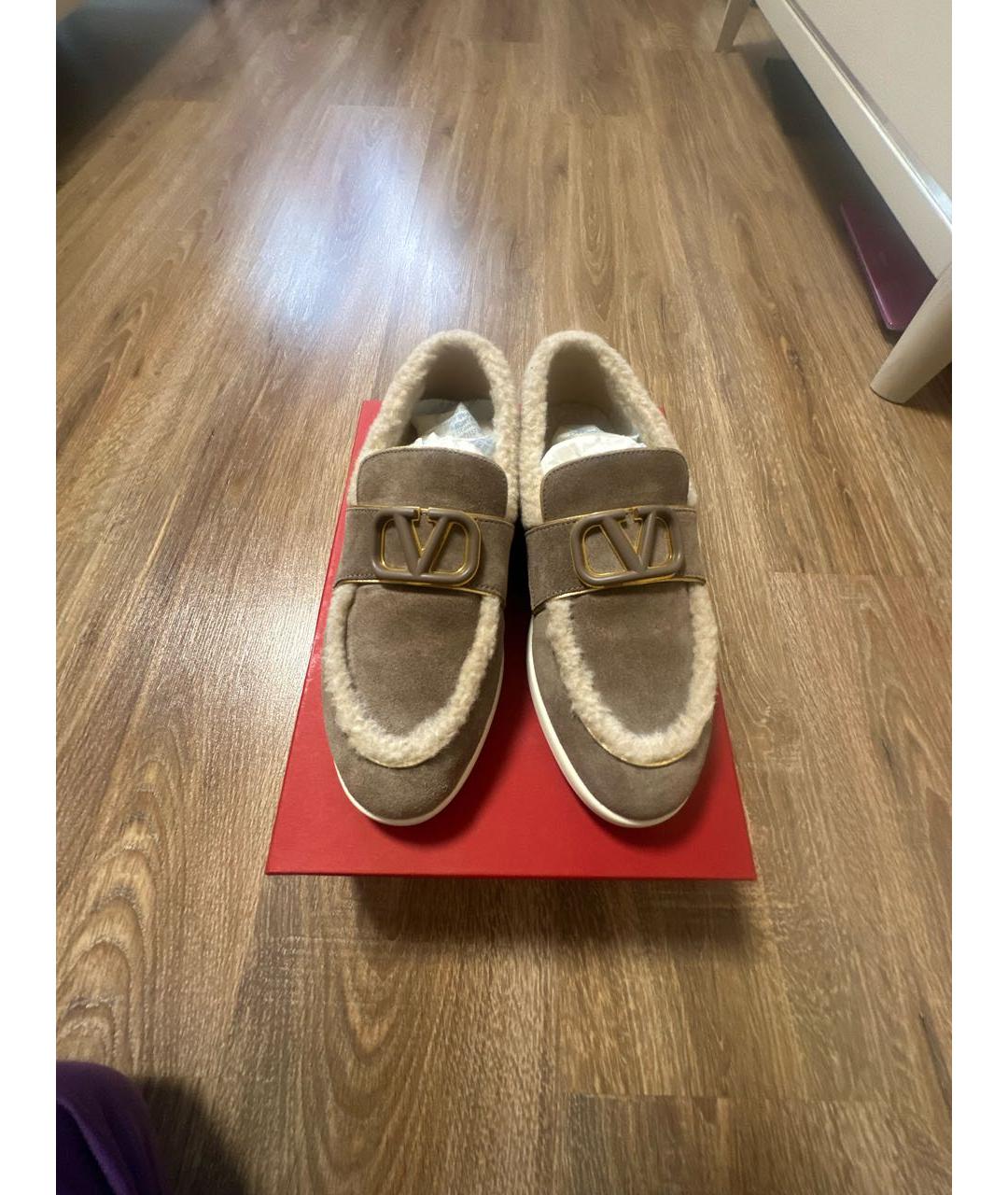 VALENTINO Бежевые замшевые лоферы, фото 2