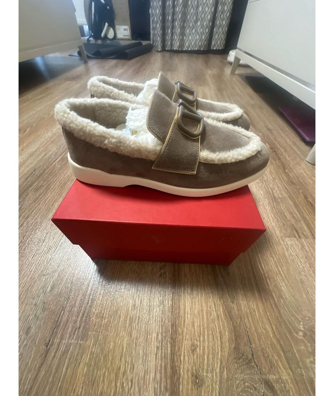 VALENTINO Бежевые замшевые лоферы, фото 7