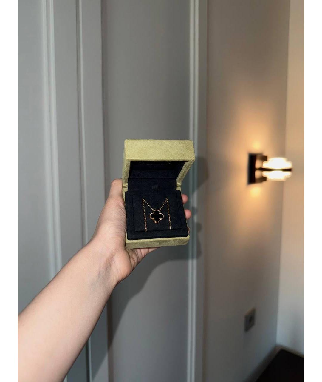 VAN CLEEF & ARPELS Черная подвеска из желтого золота, фото 2