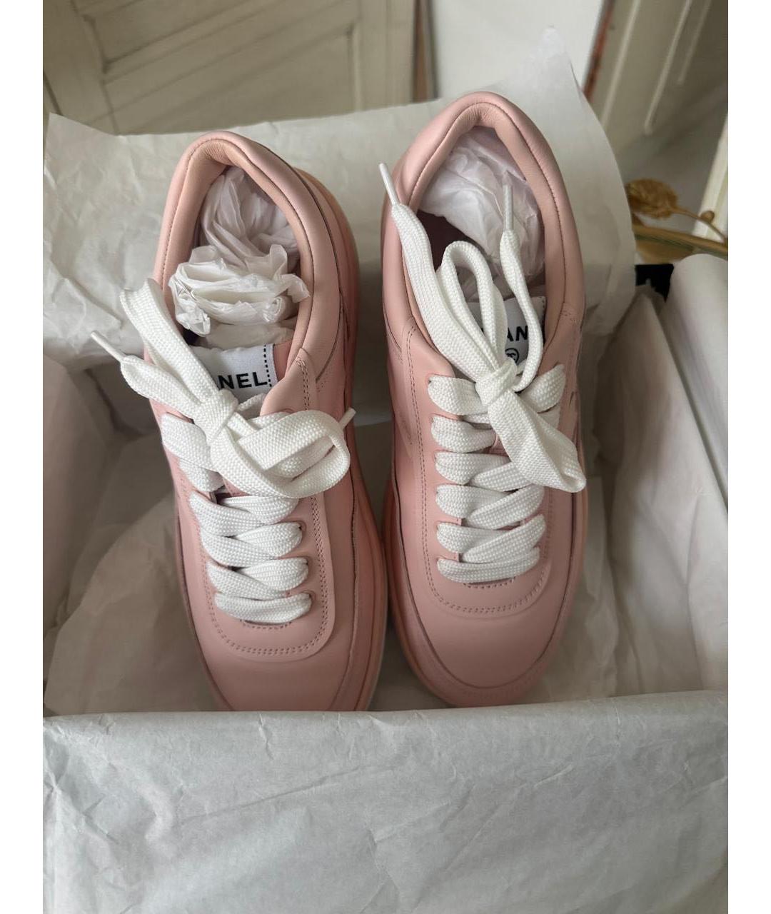 CHANEL Коралловые кожаные кеды, фото 2