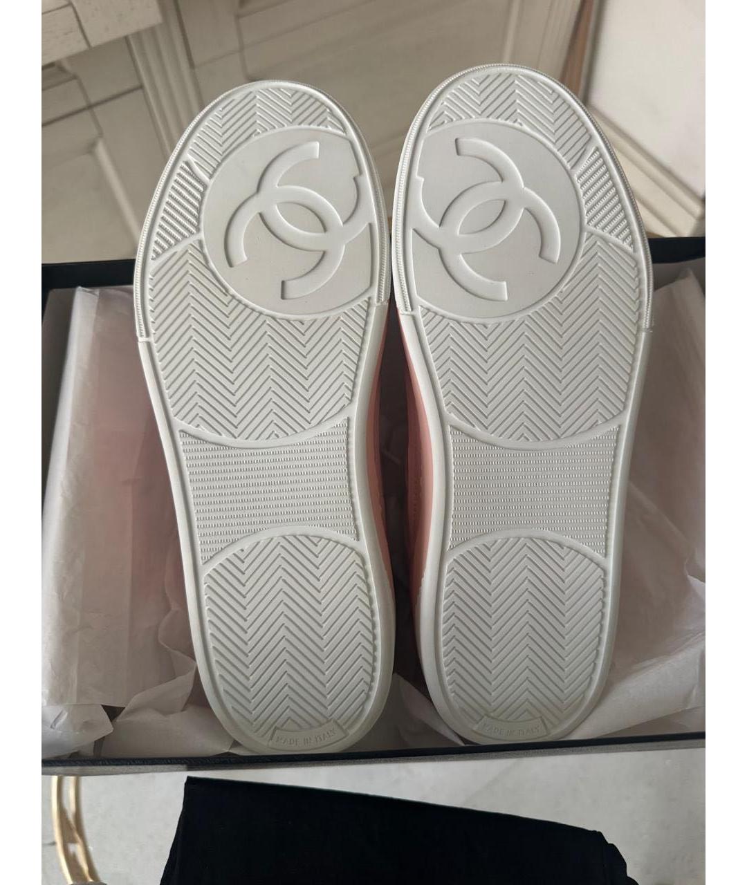 CHANEL Коралловые кожаные кеды, фото 4