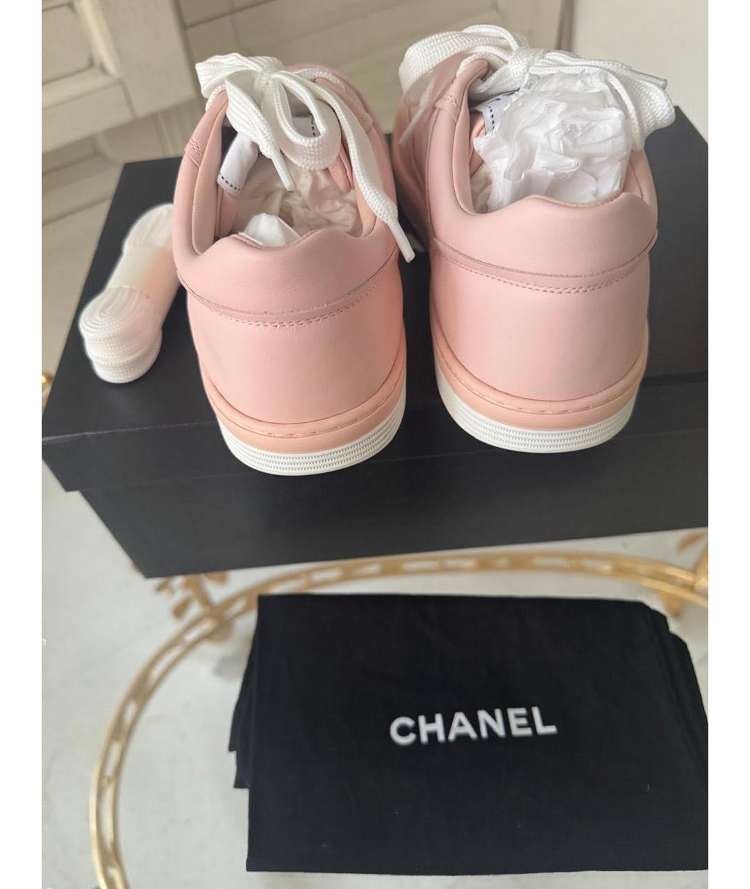 CHANEL Коралловые кожаные кеды, фото 3