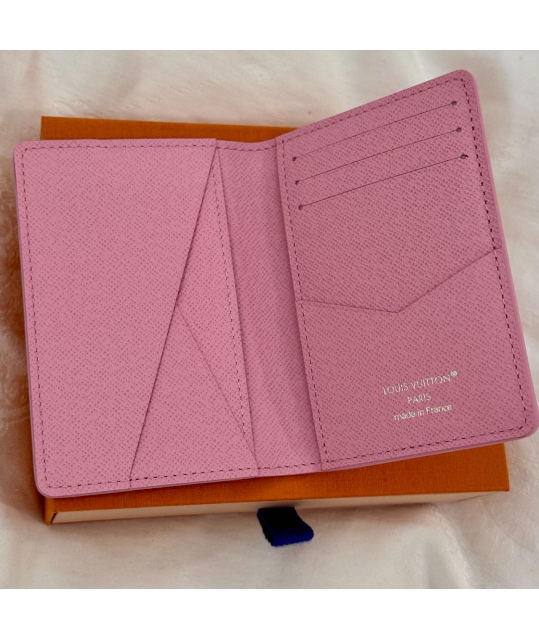 LOUIS VUITTON Розовый кожаный кардхолдер, фото 4