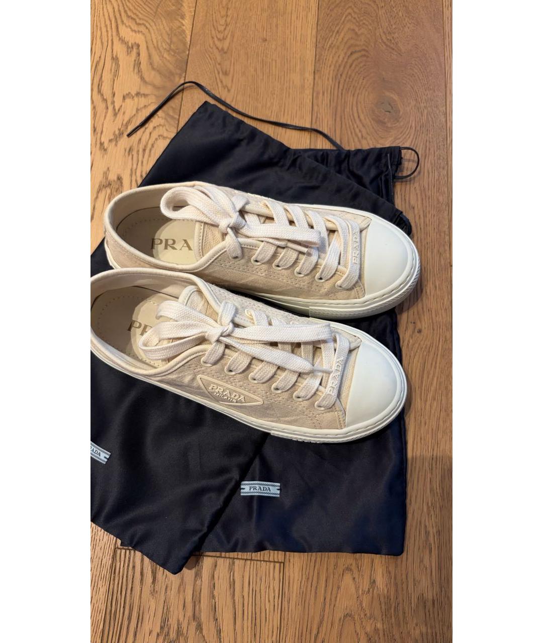 PRADA Бежевые текстильные кеды, фото 3