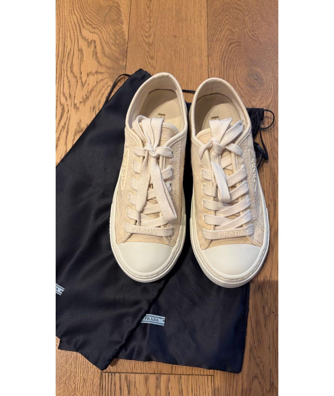 PRADA Бежевые текстильные кеды, фото 2