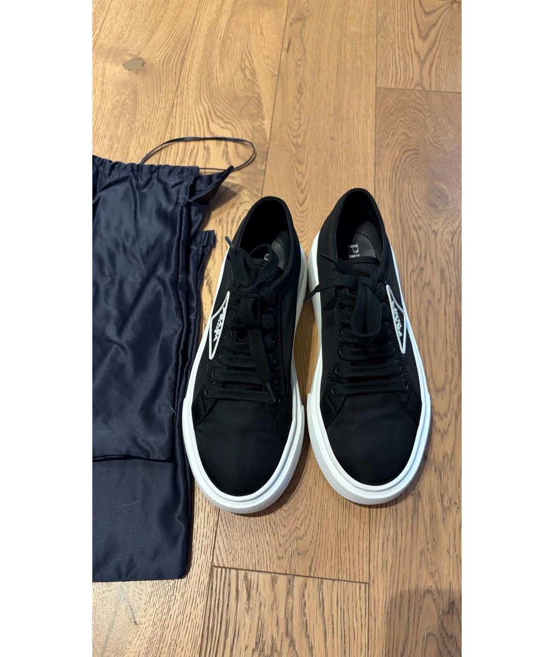 PRADA Черные текстильные кроссовки, фото 2