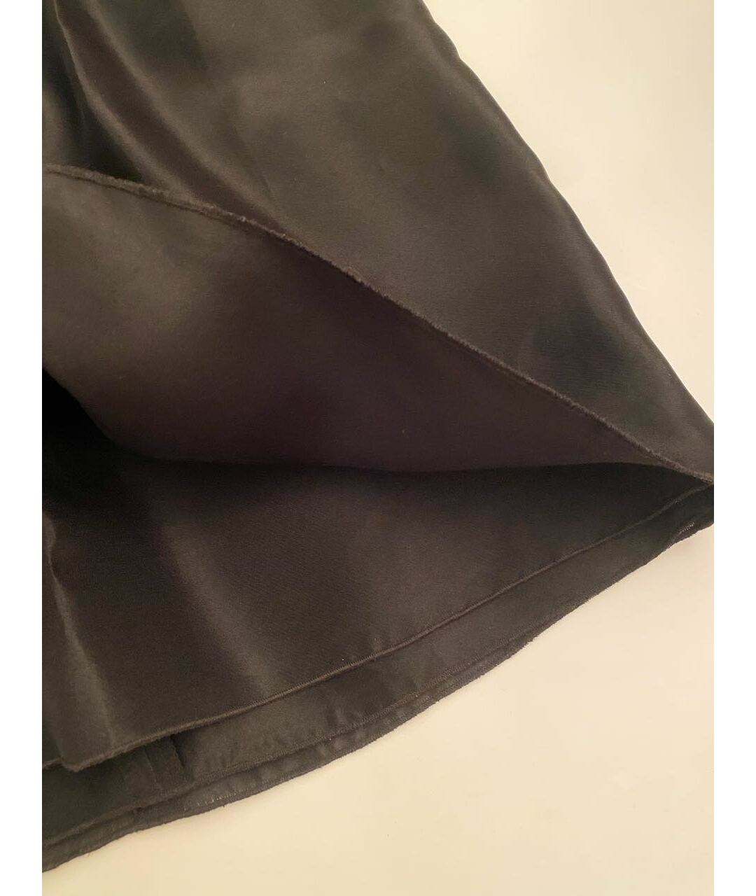 DOLCE&GABBANA Черная шелковая юбка мини, фото 4