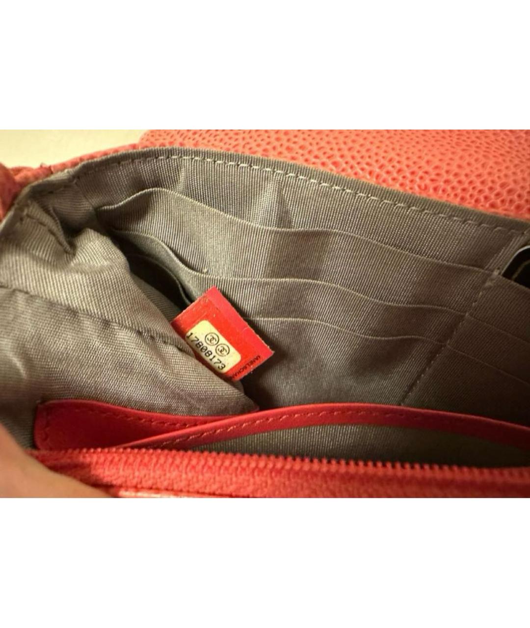 CHANEL Коралловая кожаная сумка через плечо, фото 4