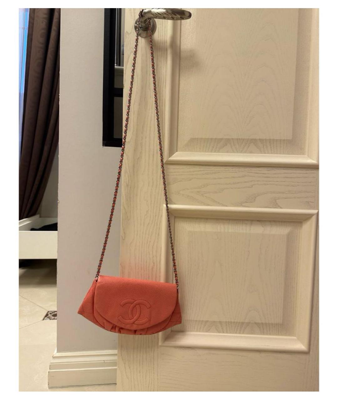 CHANEL Коралловая кожаная сумка через плечо, фото 2