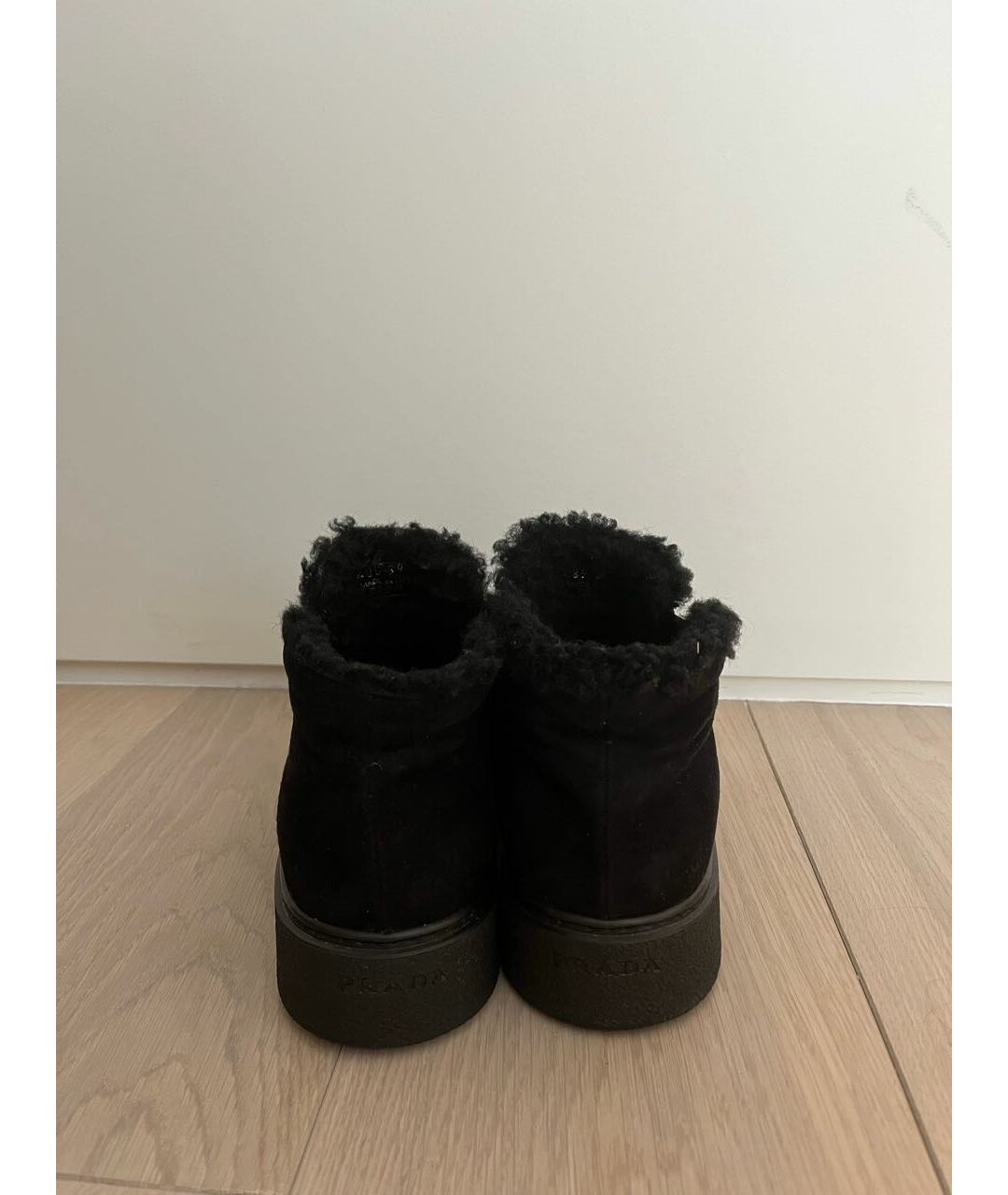 PRADA Черные замшевые ботинки, фото 4