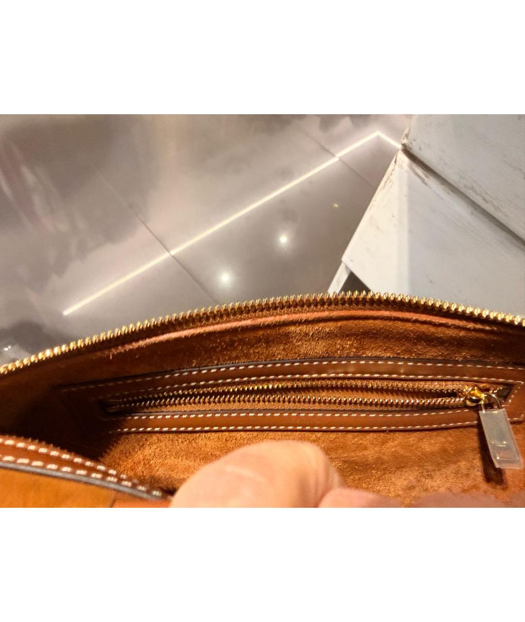 CELINE Коричневая замшевая сумка с короткими ручками, фото 4