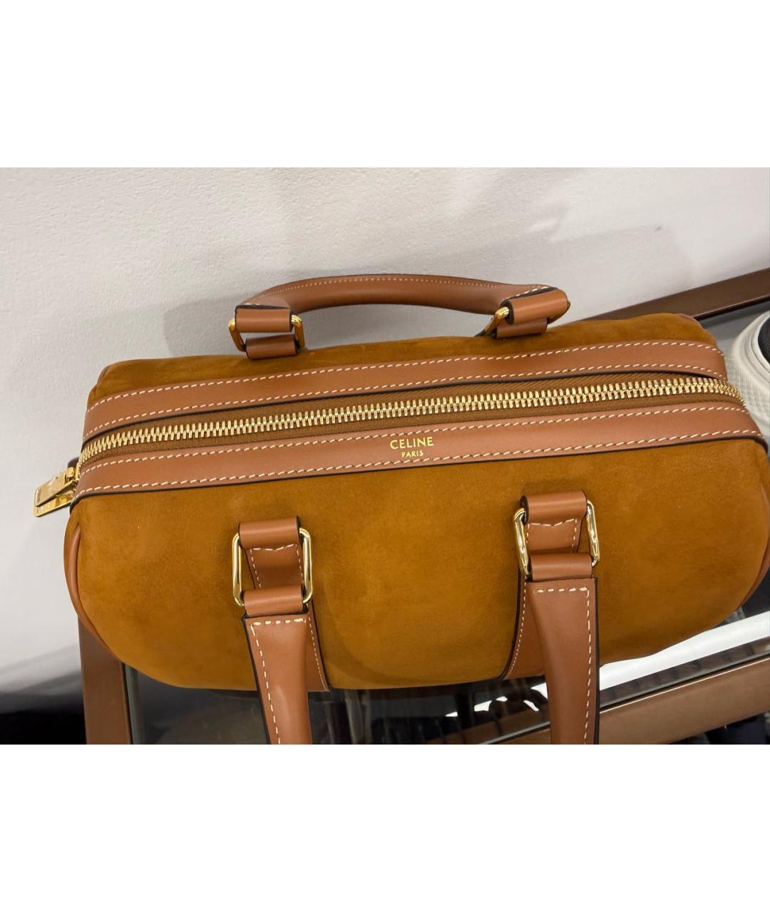 CELINE Коричневая замшевая сумка с короткими ручками, фото 3