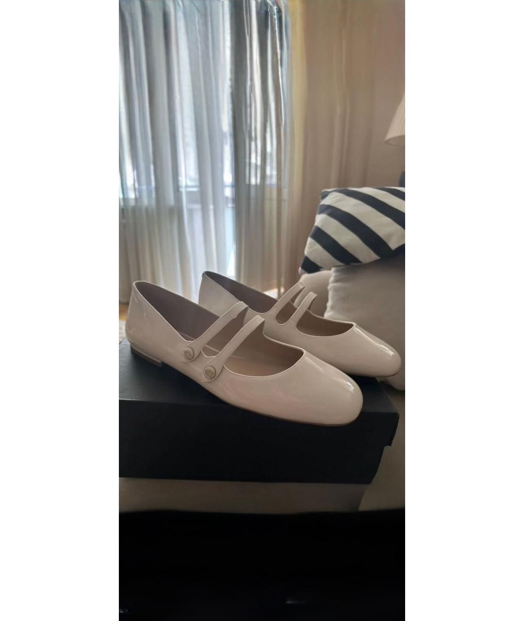 COACH Бежевые балетки из лакированной кожи, фото 4