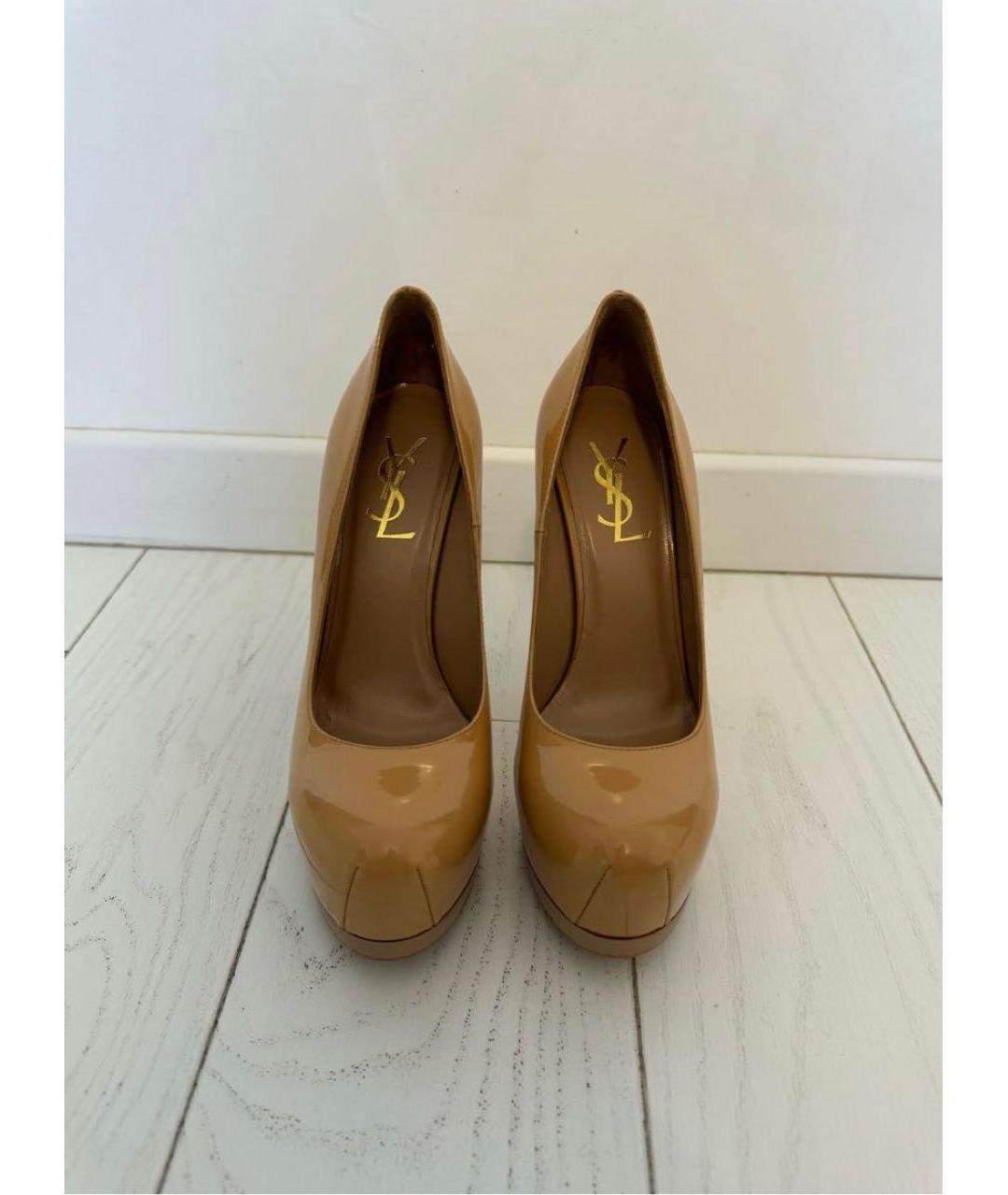 SAINT LAURENT Бежевые туфли из лакированной кожи, фото 2