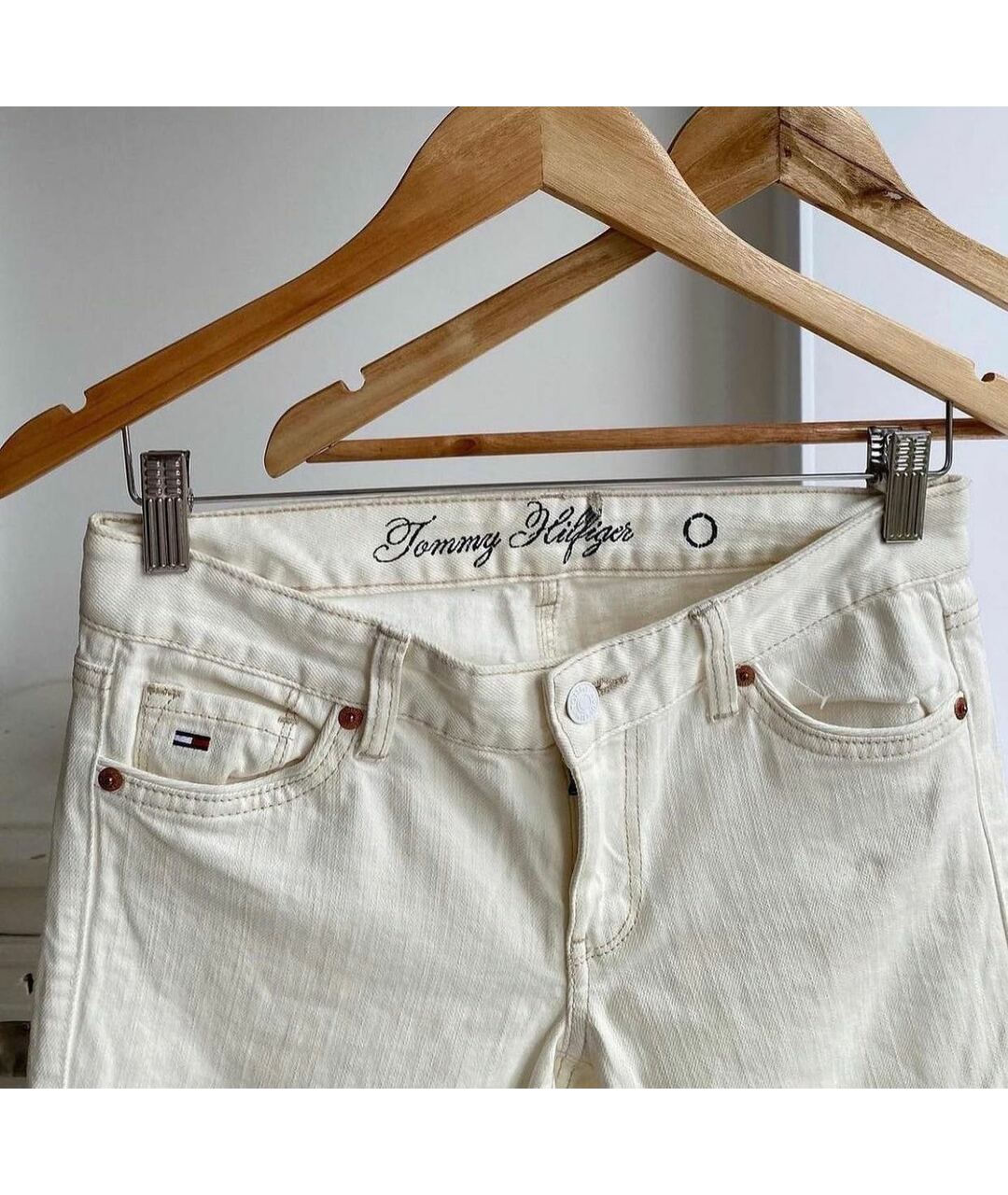 HILFIGER COLLECTION Белые хлопко-полиэстеровые прямые джинсы, фото 3