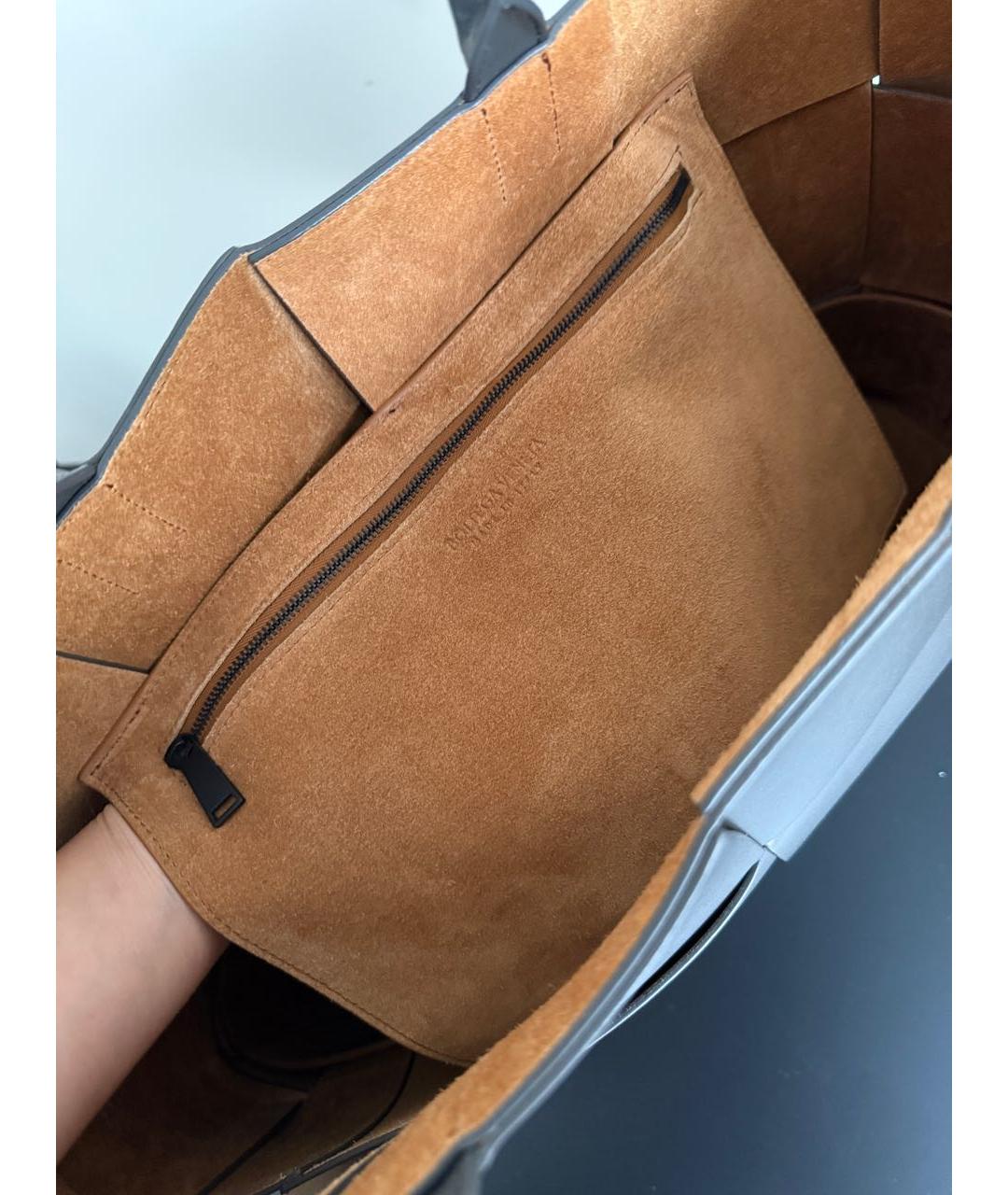 BOTTEGA VENETA Антрацитовая кожаная сумка тоут, фото 3