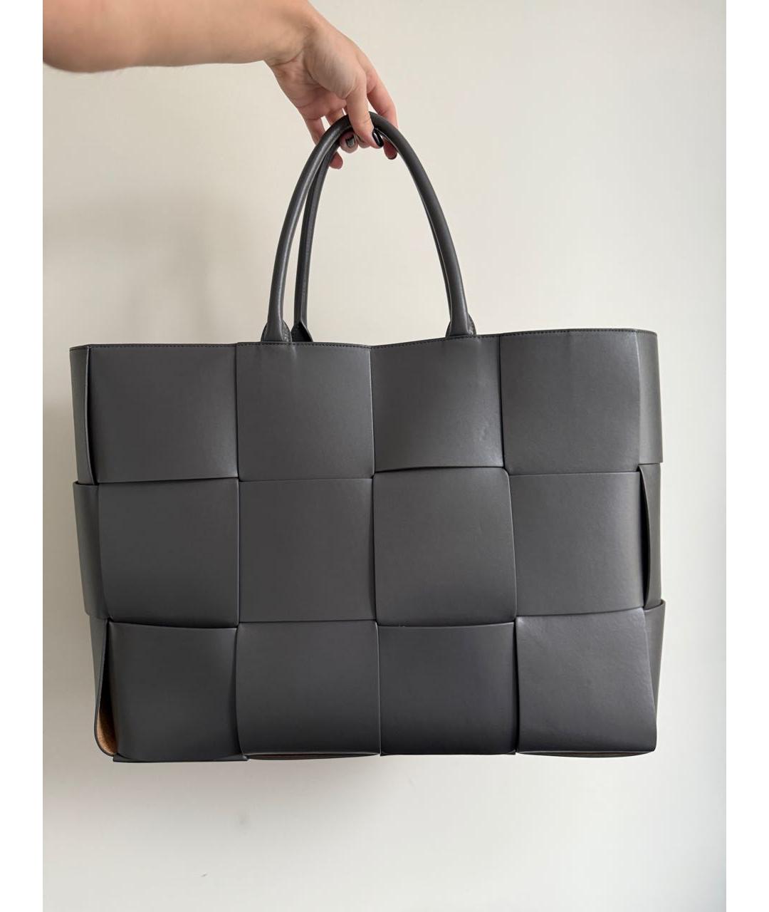 BOTTEGA VENETA Антрацитовая кожаная сумка тоут, фото 6