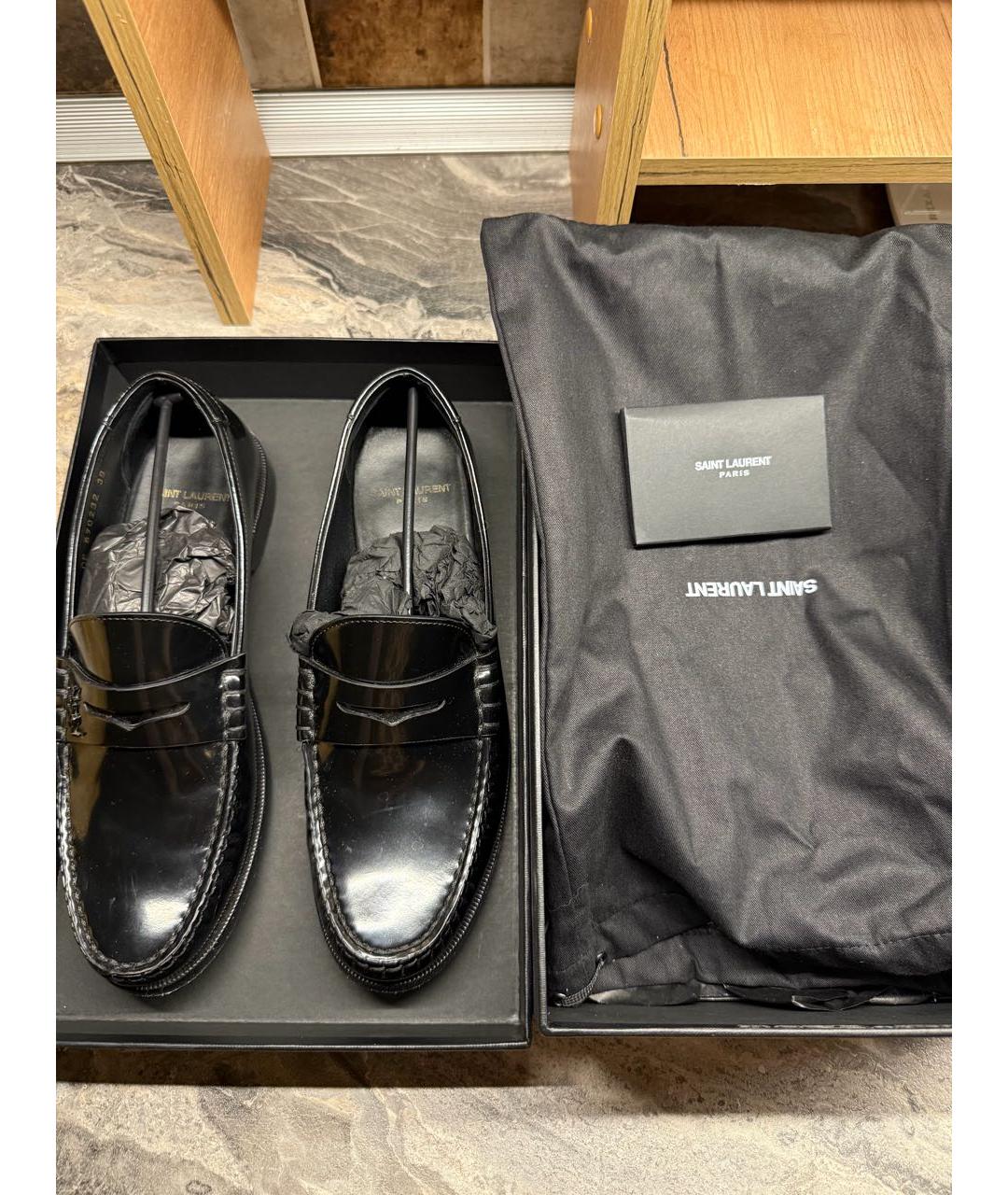 SAINT LAURENT Черные лоферы из лакированной кожи, фото 2