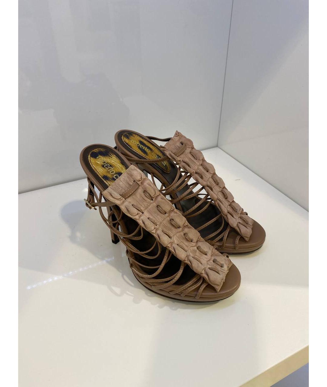 ROBERTO CAVALLI Бежевые кожаные босоножки, фото 4