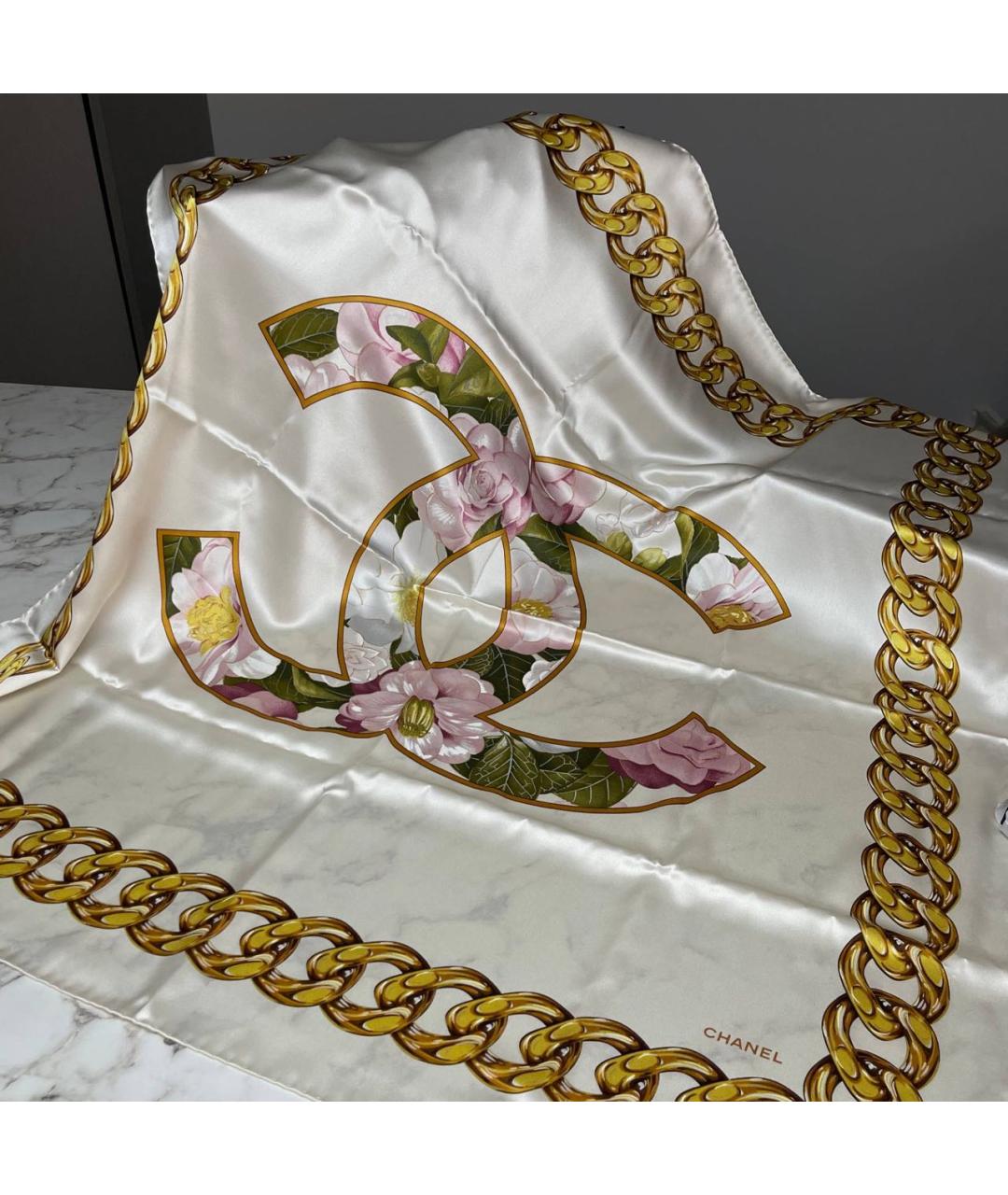 CHANEL Бежевый шелковый платок, фото 5