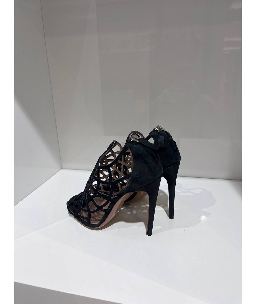 ROBERTO CAVALLI Черные замшевые босоножки, фото 3